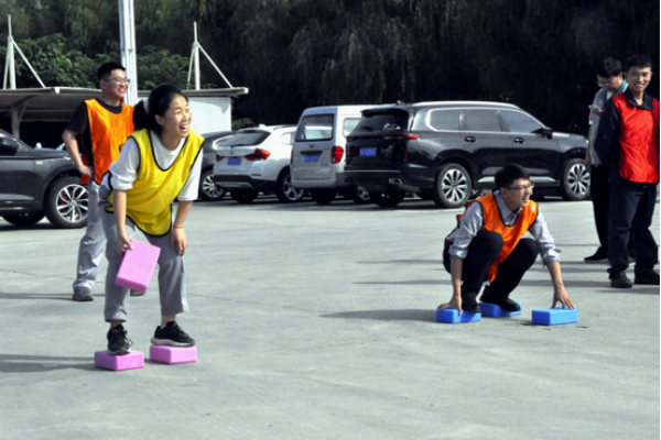 康寧特公司“慶國(guó)慶·迎中秋”趣味運(yùn)動(dòng)會(huì)報(bào)道701 康寧特公司“慶國(guó)慶·迎中秋”趣味運(yùn)動(dòng)會(huì)報(bào)道701