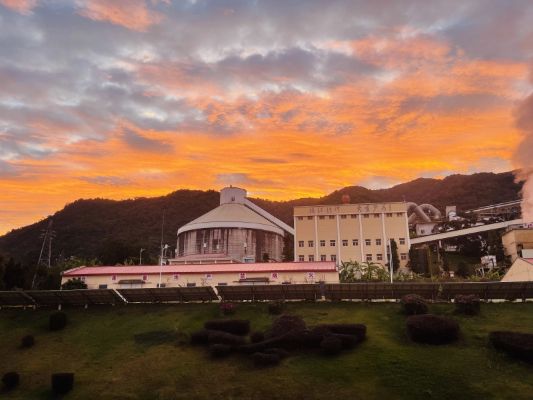 盈江允罕：岑欣俊，作品名：晚霞映照的畫卷_副本