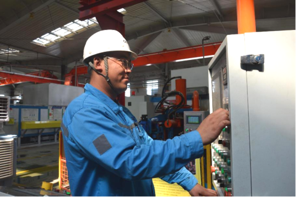 （定）2025.2.17錘煉技藝精益求精，做新時(shí)代最美奮斗者——先進(jìn)工作者李健810